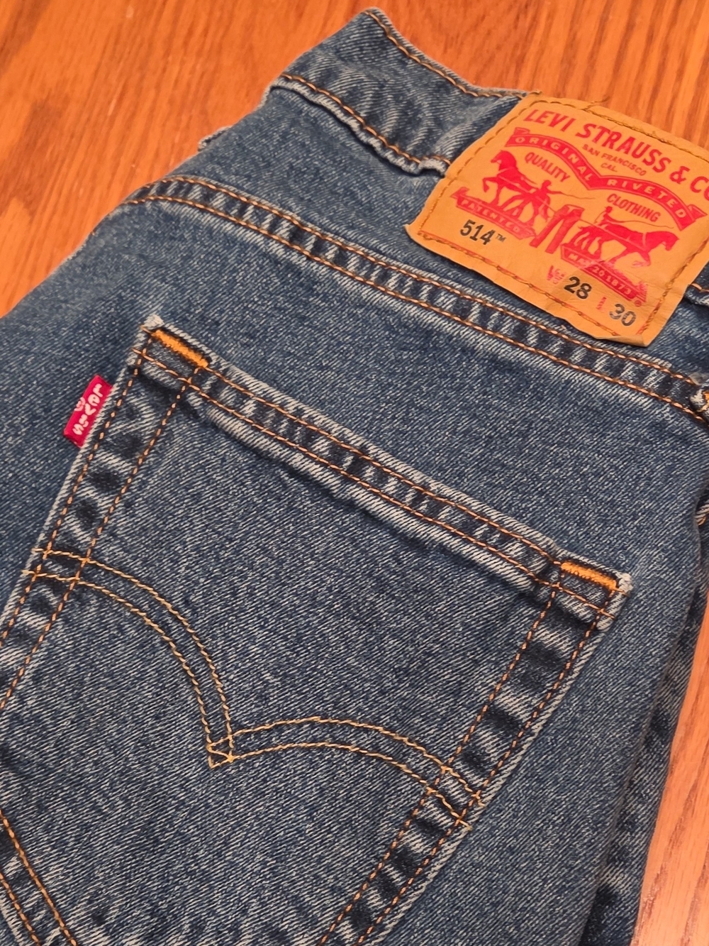 Levi's 514 Men's Dark Blue Slim Straight Jeans Size 28-30 - Picture 3 of 6